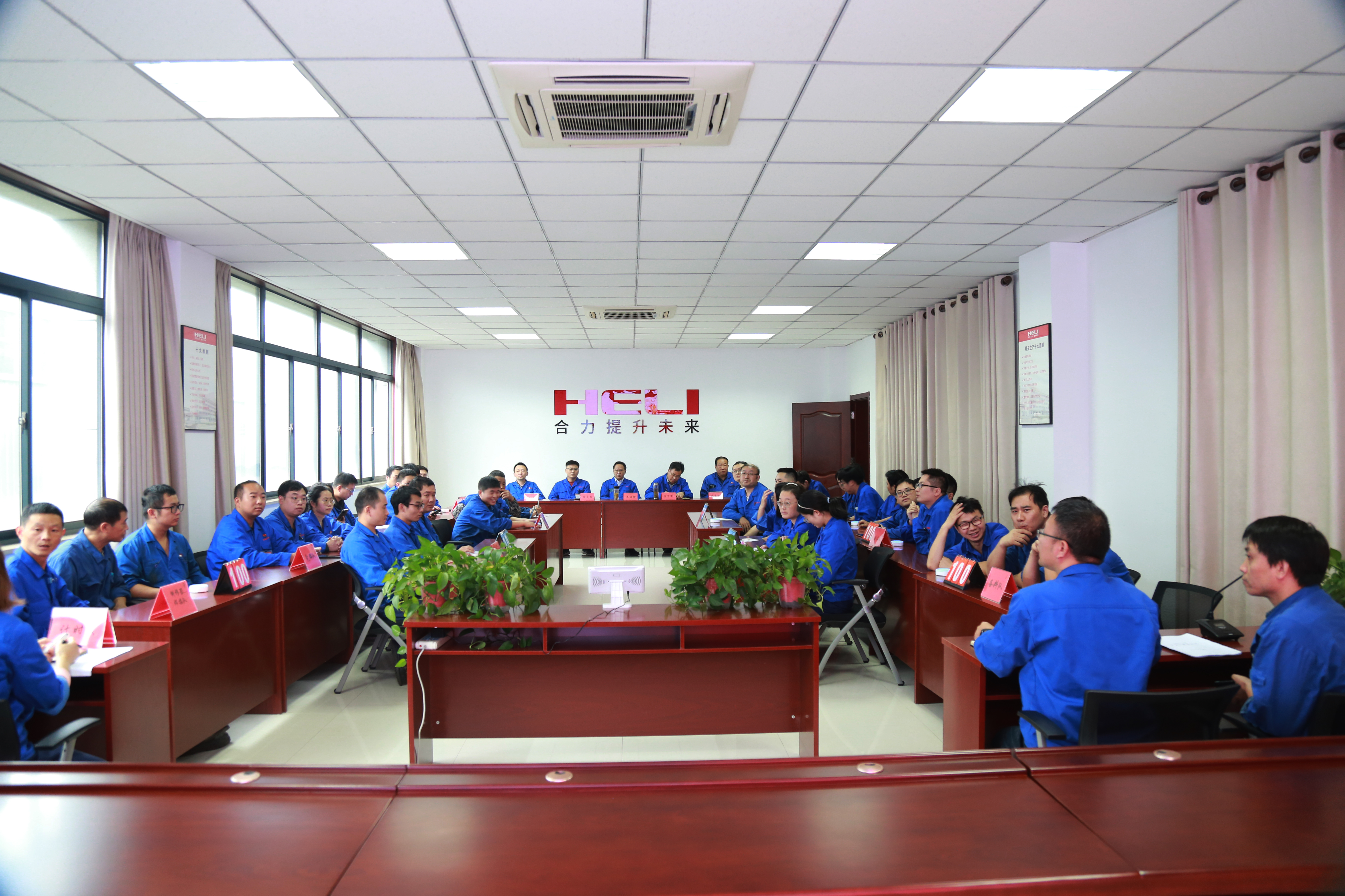 第二屆質(zhì)量知識爭霸賽現場(chǎng).jpg